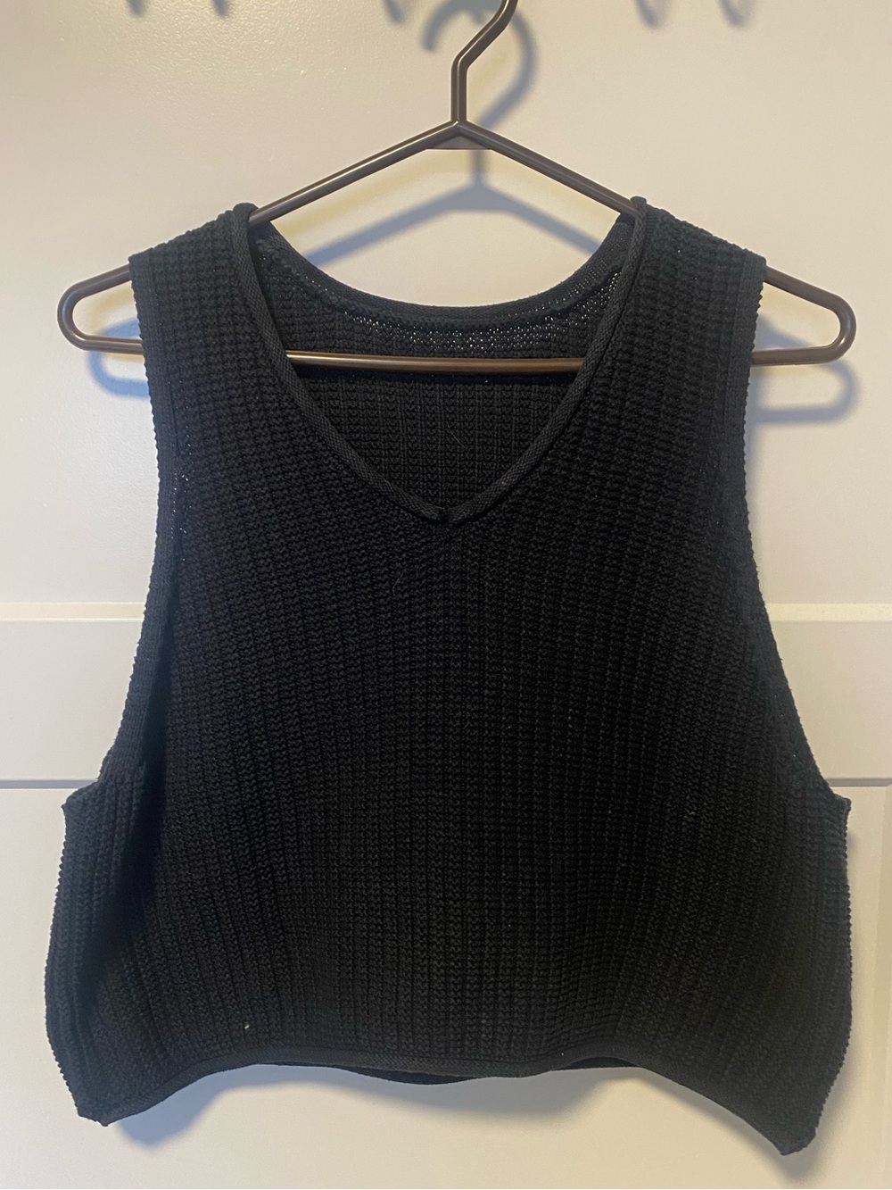 Black Knit V-Neck Crop Tank Top